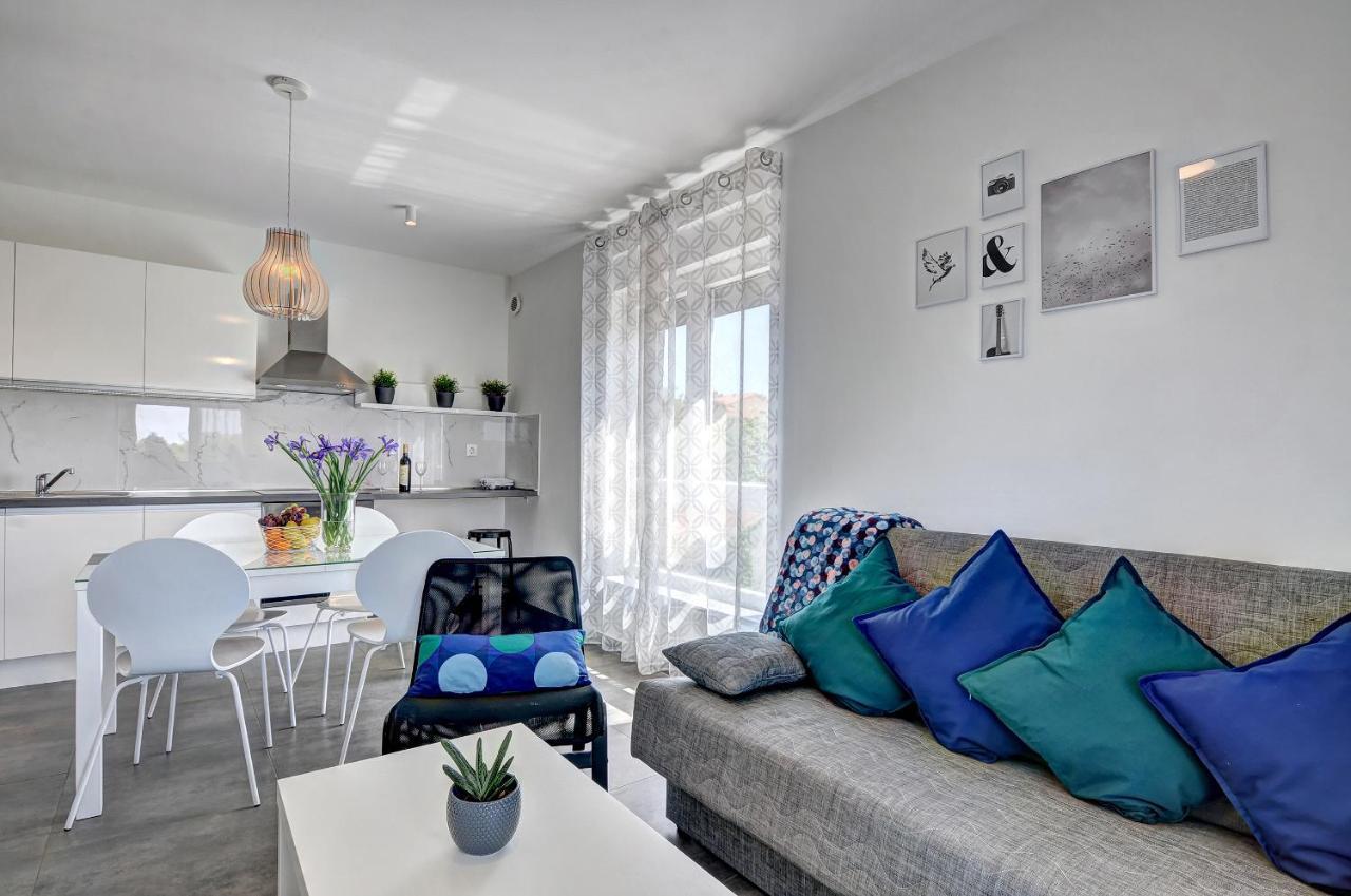 Apartment Log In Štinjan Екстериор снимка