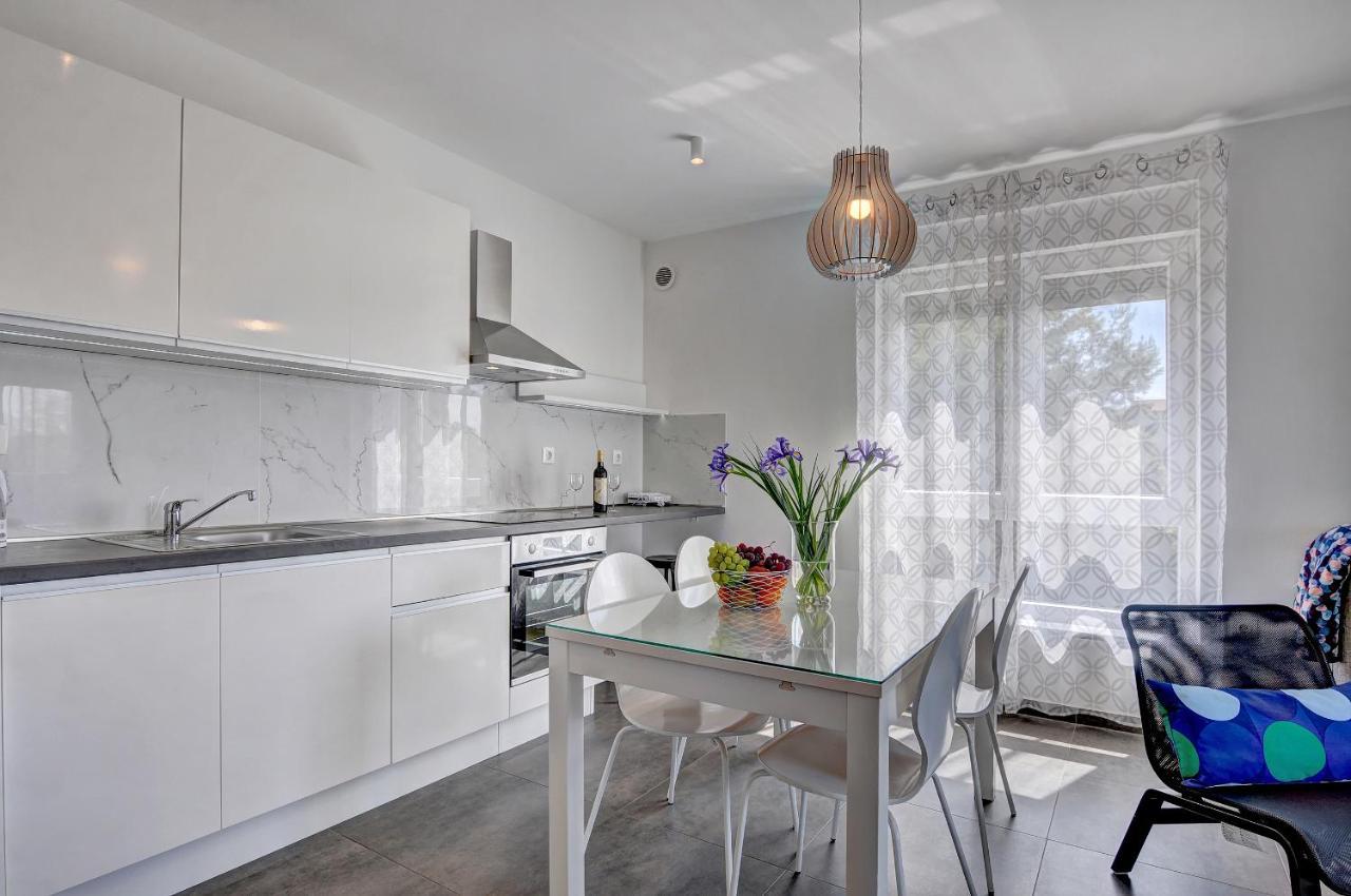 Apartment Log In Štinjan Екстериор снимка