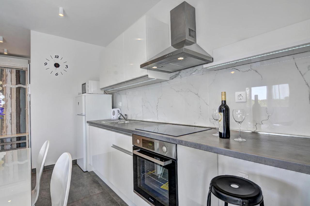 Apartment Log In Štinjan Екстериор снимка