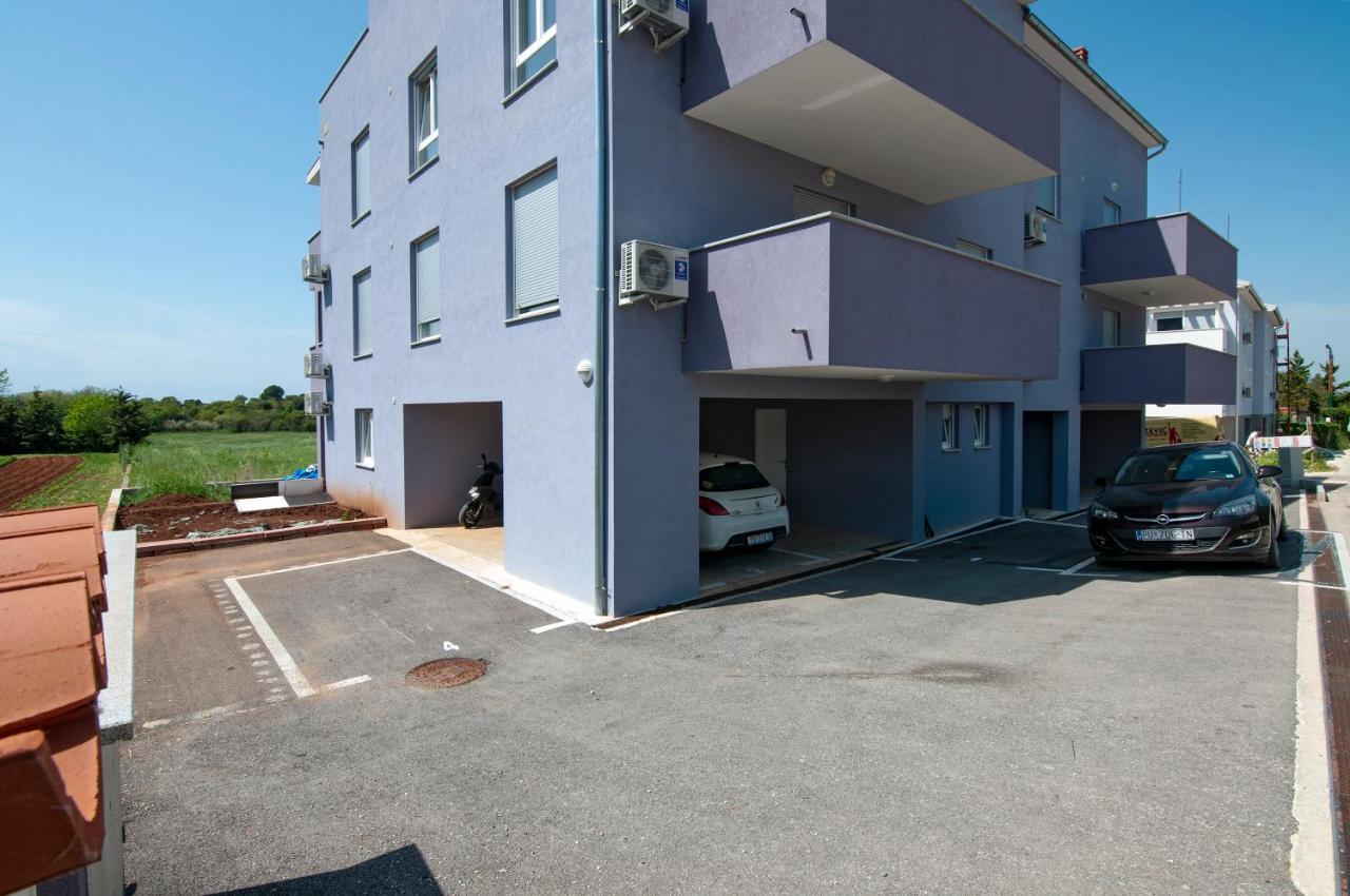 Apartment Log In Štinjan Екстериор снимка